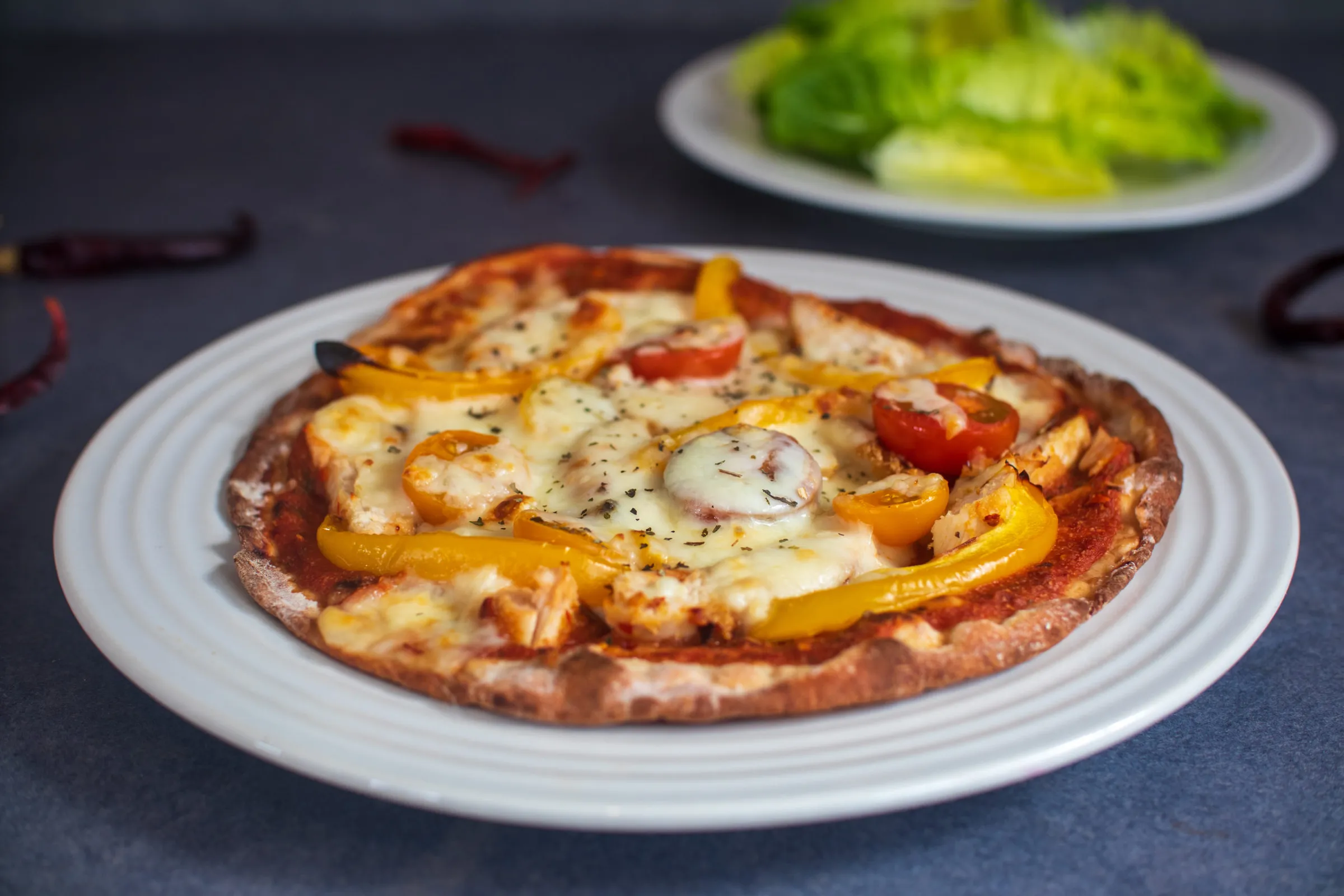 Flatbread Chicken Pizza - 490 Calories