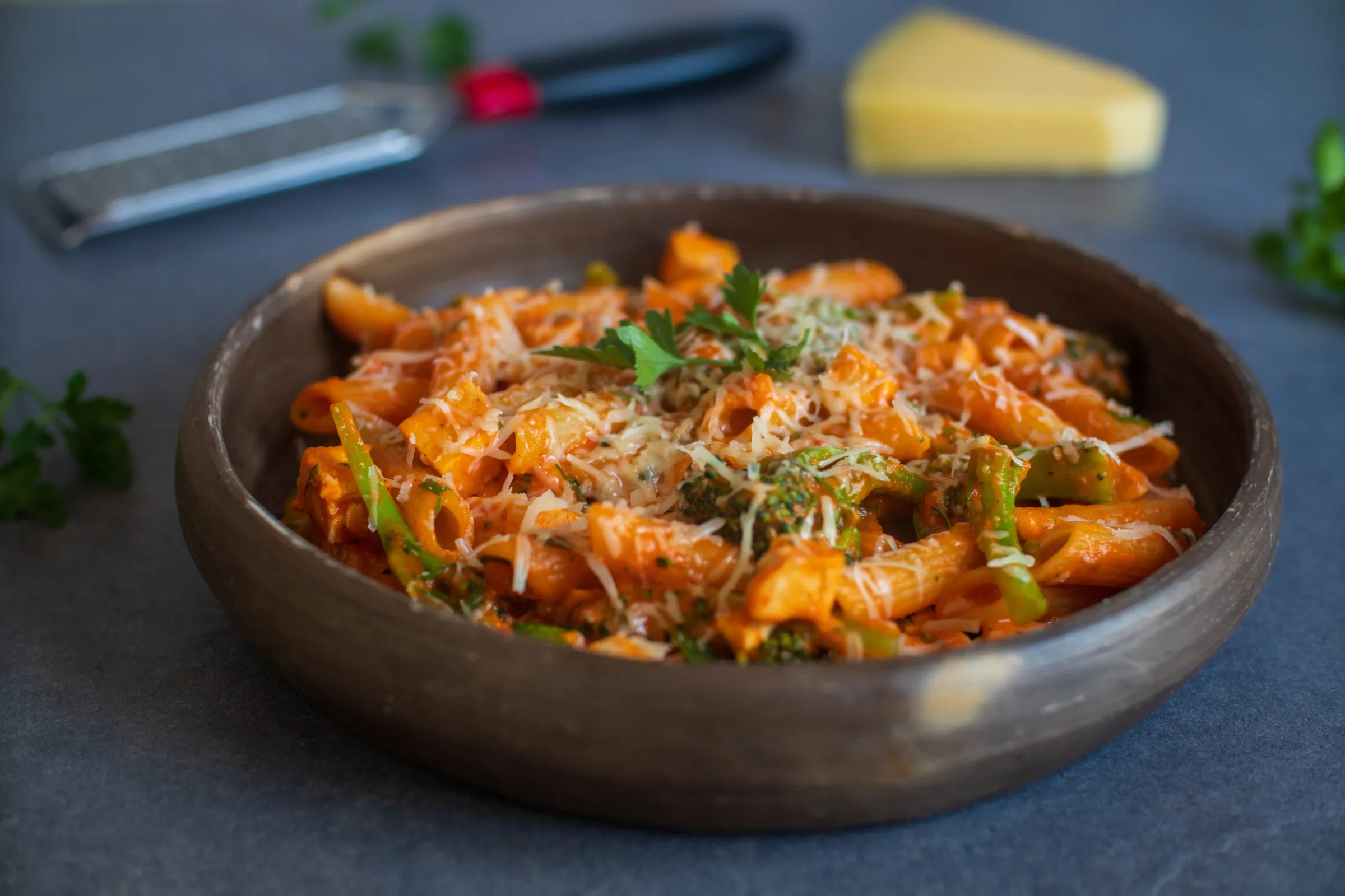 Creamy Chicken & Pepper Pasta - 499 Calories